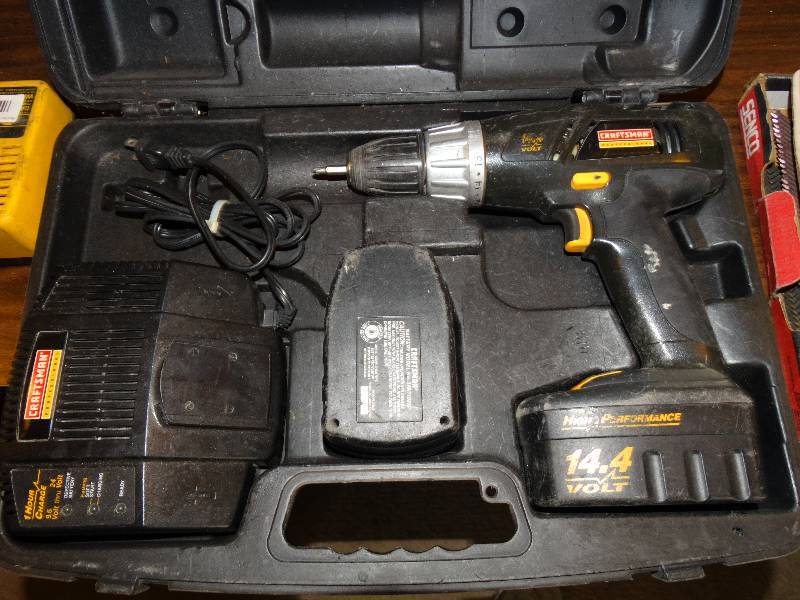 lot 281 image: Craftsman drill, 2 batteries and charger in case