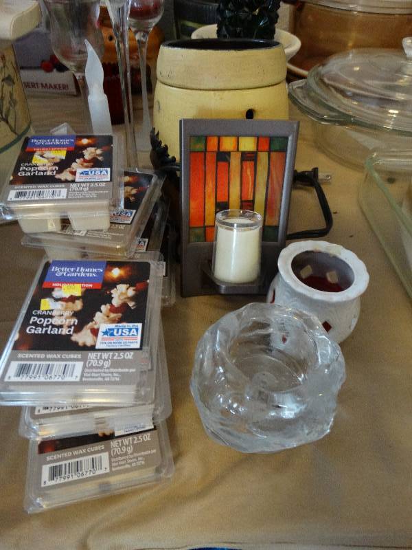 lot 298 image: Candle holders wax warmers & scented wax cubes