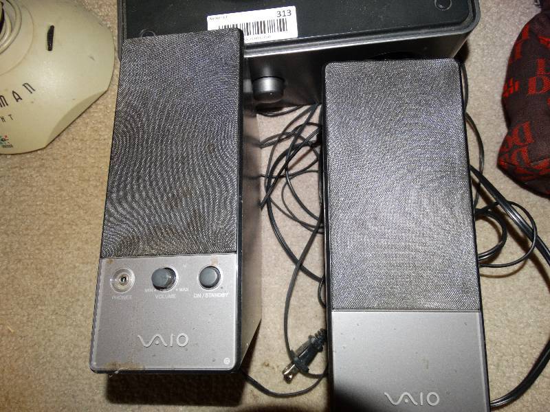 lot 313 image: Vaio subwoofer & 2 speakers