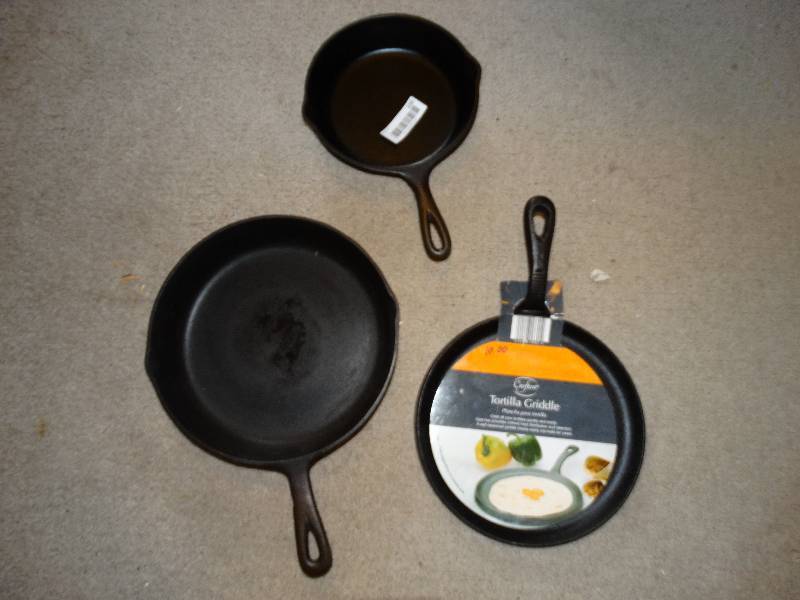lot 330 image: 2 cast iron frying pans & 1 griddle