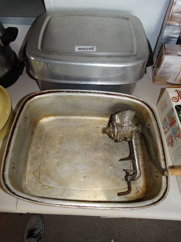 lot 332 image: Roaster w lid & roaster base new standard meat grinder