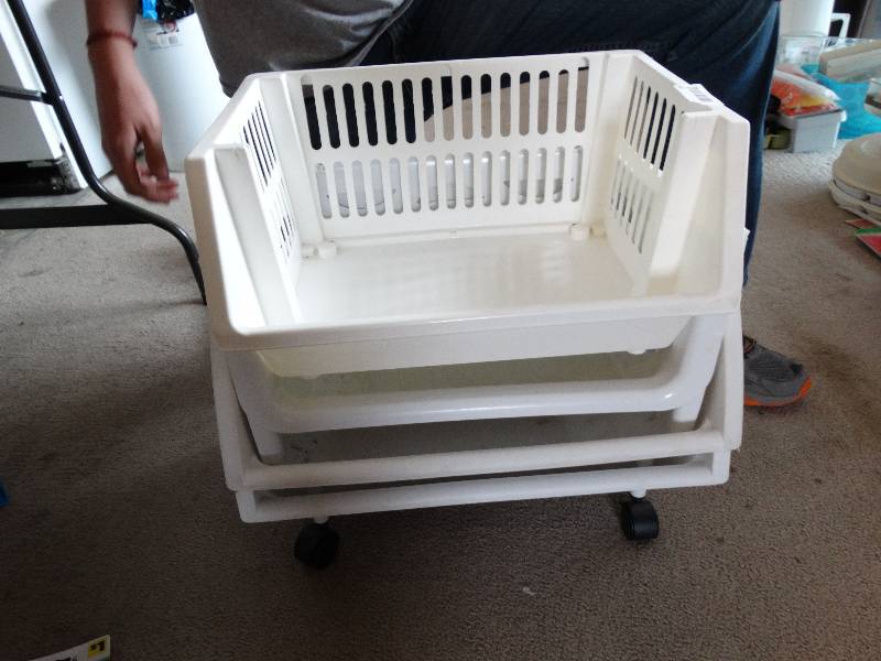lot 339 image: plastic storage bins on wheels