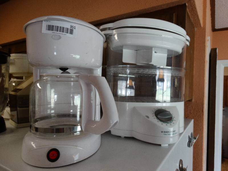 lot 351 image: Black & Decker steamer & coffee maker
