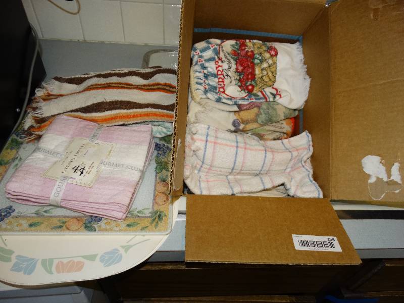 lot 356 image: Lot of kitchen towels placemats cutting board