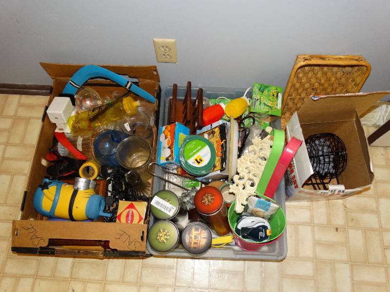 lot 359 image: Tub w kitchenware, tins, garden items, bingo set