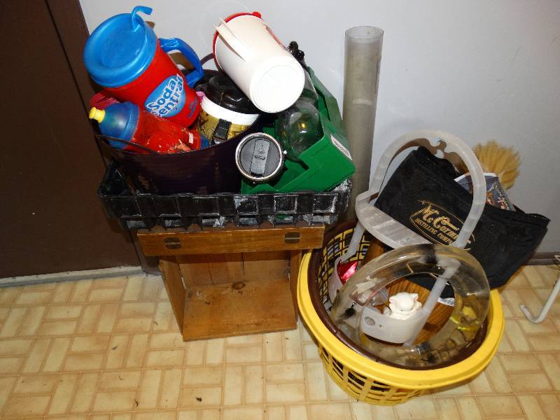 lot 362 image: 2 laundry baskets w contents wood crate