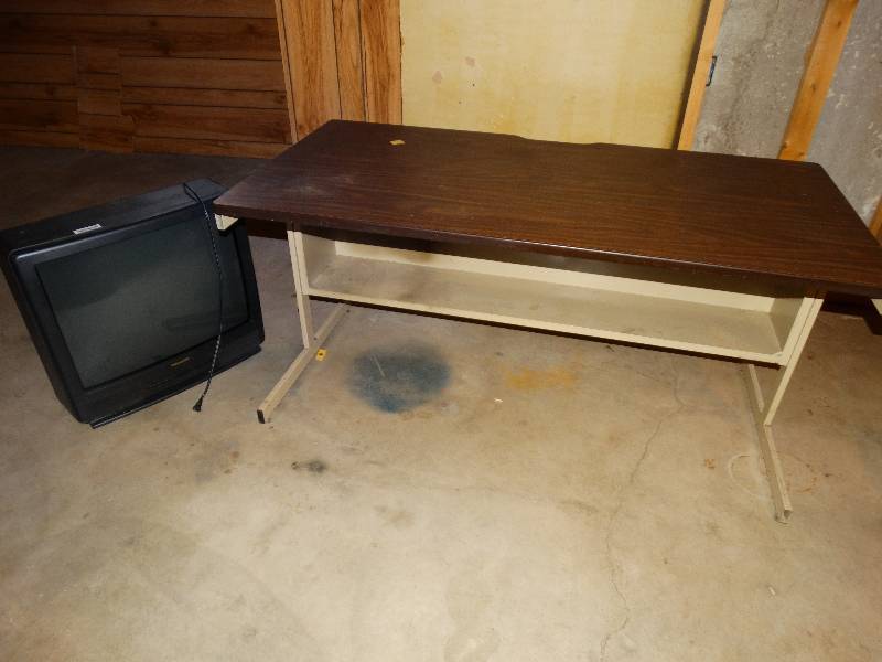 lot 371 image: Panasonic TV & metal office desk