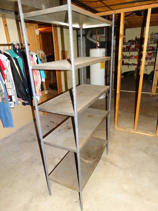 lot 376 image: Metal shelving unit