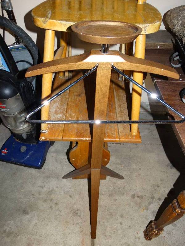 lot 385 image: End table tray table chair