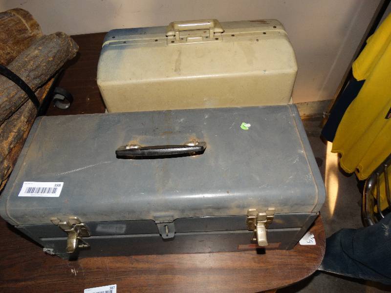 lot 388 image: Metal toolbox & tackle box