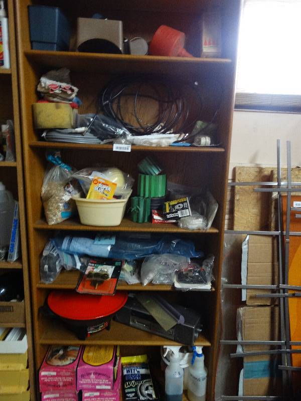 lot 410 image: Shelf unit w contents
