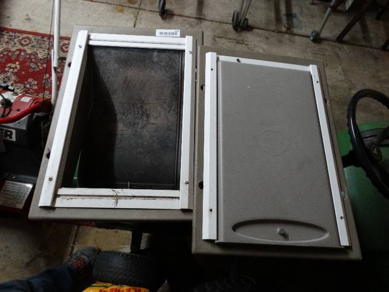 lot 414 image: 2 dog doors & step trash can