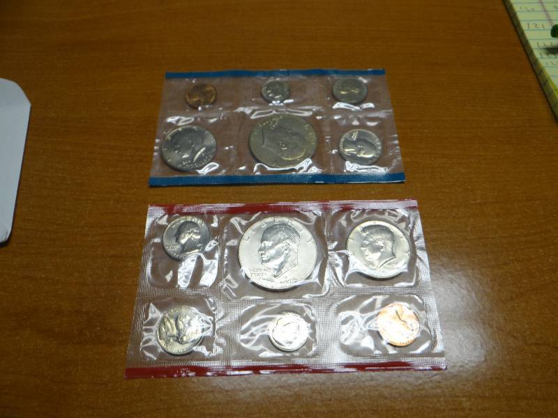 lot 124 image: 2 uncirculated proof sets- 1976