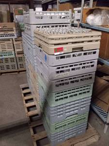lot 6912 image: Pallet Of Glassware and Cups with Dishwasher Racking
