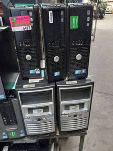 lot 6917 image: (5) Computer Towers (PARTS ONLY)
