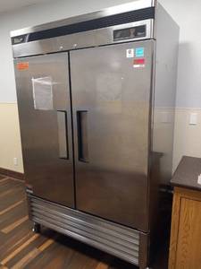 lot 6929 image: Turbo Air 2 Door Cooler Model TSR-49SD (DOES NOT WORK)