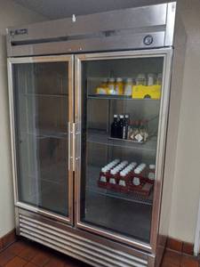 lot 6930 image: True 2 Door Glass Front Cooler Model T-49GD-LD