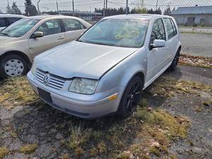 lot 12573 image: 2002 Volkswagen Golf  WHITE