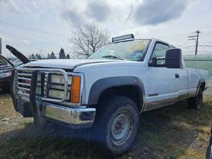 lot 12563 image: 1997 GMC Sierra K2500, 4WD  WHITE