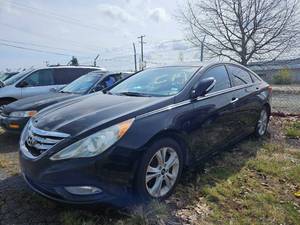 lot 12569 image: 2011 Hyundai Sonata, FWD  BLACK