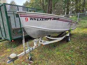 lot 12599 image: Sylvan Aluminum Boat with Trailer - Model 16VFL