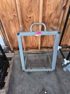 lot 19507 image: Weight Stand On Casters