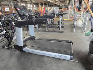 lot 19519 image: Life Fitness Commercial Treadmill with FlexDeck Shock Absorption System