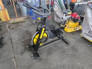 lot 19536 image: Livestrong Indoor Cycling Bike - Commercial Spin Bike