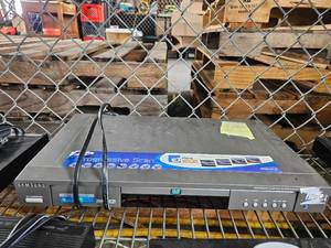 lot 21634 image: Samsung DVD Player