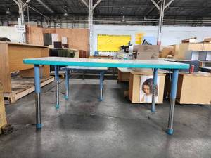 lot 22001 image: Rectangle Childrens Table