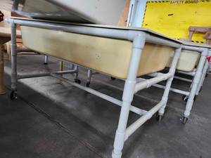 lot 22021 image: Childrens Sand Table, NO Lid