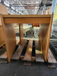 lot 22036 image: Wooden Desk