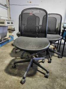 lot 22161 image: (5) Knoll Chadwick Mesh Office Chair