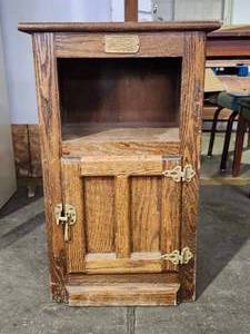 lot 22177 image: White Clad Ice Box Cabinet by Simmons Hardware Co St. Louis