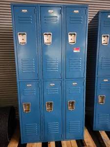 lot 22196 image: Double-Tier Metal Storage Lockers - 6 Compartments Blue