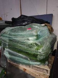 lot 22204 image: Artificial Turf Roll - Commercial Grade Synthetic Grass - Green