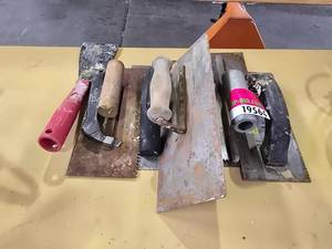 lot 19564 image: Flooring Grout And Glue Trowles