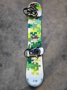 lot 19616 image: Head Snowboard with Bindings - Puzzle Design