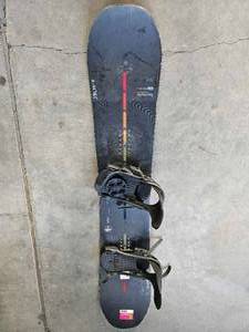 lot 19621 image: Arbor Formula 158 Snowboard with Bindings JBLM-11