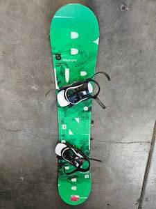 lot 19623 image: Burton Progression Snowboard 159cm with Bindings