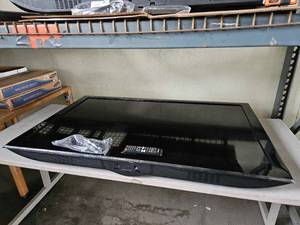 lot 21718 image: 52in Samsung TV