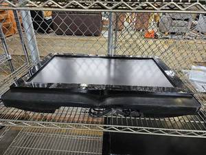 lot 21730 image: 32in Vizio TV
