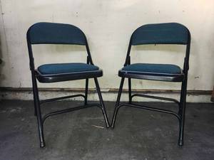 lot 22264 image: (10) Metal Folding Chairs with Green Fabric Cushions
