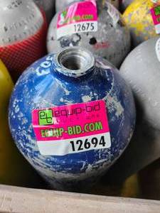 lot 12694 image: (1) 28in Industrial Gas Cylinder Tank Blue