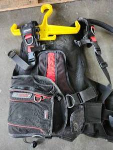 lot 12730 image: (1) SM Zeagle Resort BCD with Sport System