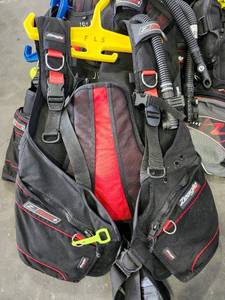 lot 12750 image: (1) LG, Zeagle Resort BCD Scuba Diving Buoyancy Compensator