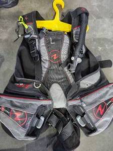 lot 12755 image: (1) Large, Aqua Lung BCD Buoyancy Compensator Device Sea Quest Pro LT
