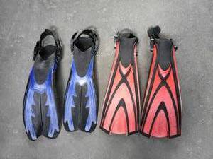 lot 19655 image: (4 Sets) Scuba Diving Fins Set - Blue and Red Pairs
