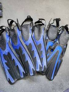 lot 19660 image: (4 sets) Scuba Max and Mares Diving Fins - BlueBlack, MDLG