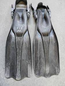 lot 19662 image: (4 Sets) Scuba Diving Fins Size M Black Rubber